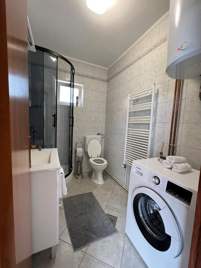 Apartment Apartman Lara *