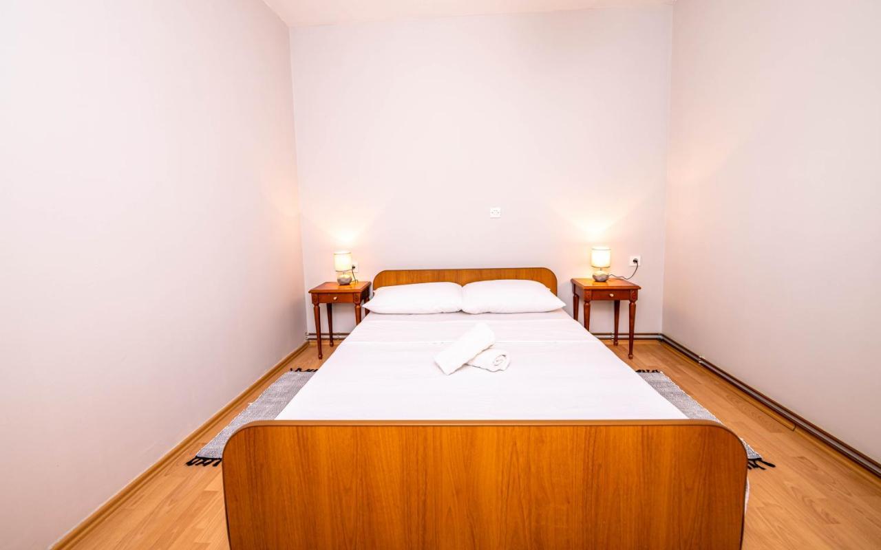 Apartman Lara Apartment *