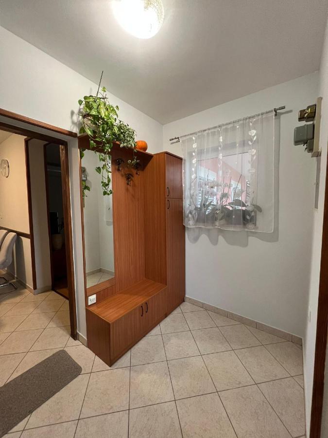 Apartment Apartman Lara